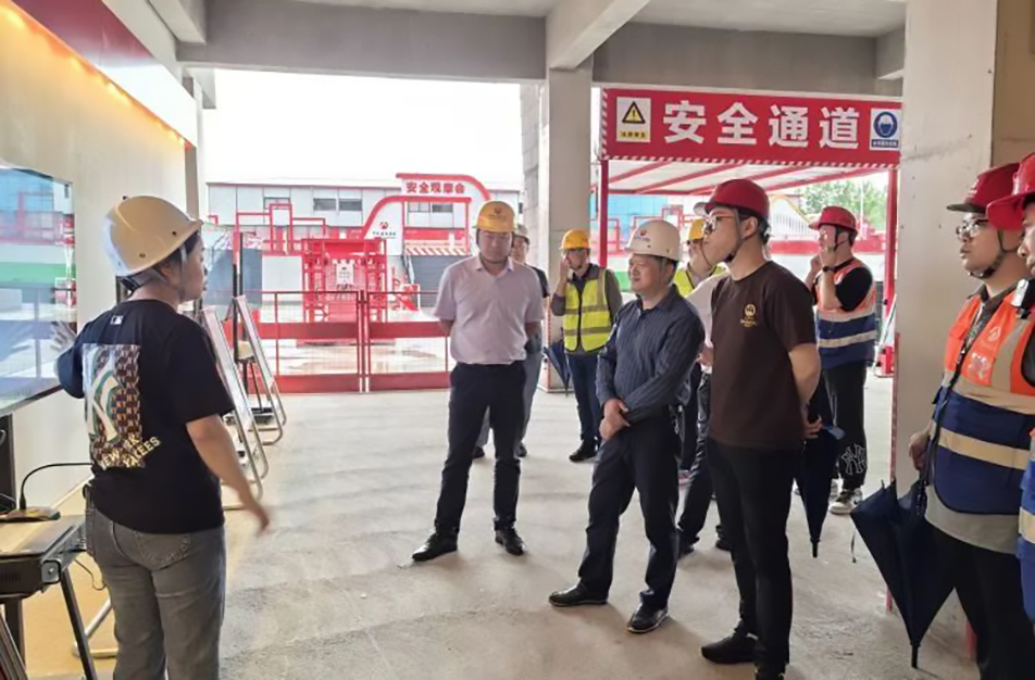 南昌市住建局曾偉到聯發九龍和悅、新建區人民醫院二部項目調研